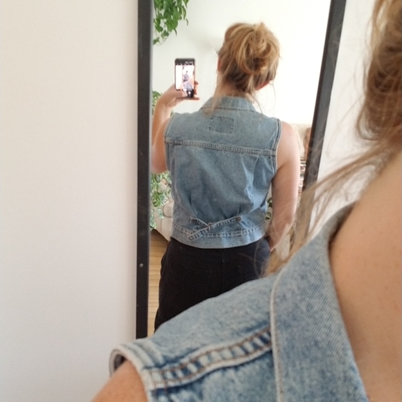 Vintage Levi's denim vest - Picture 2 of 5